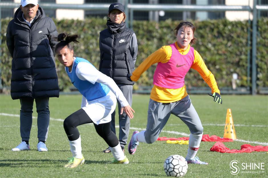 1st foreign manager for shanghai women's football