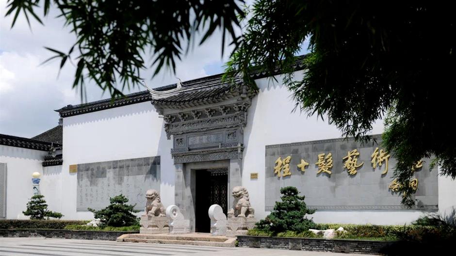 songjiang museum decked up in plum blossoms