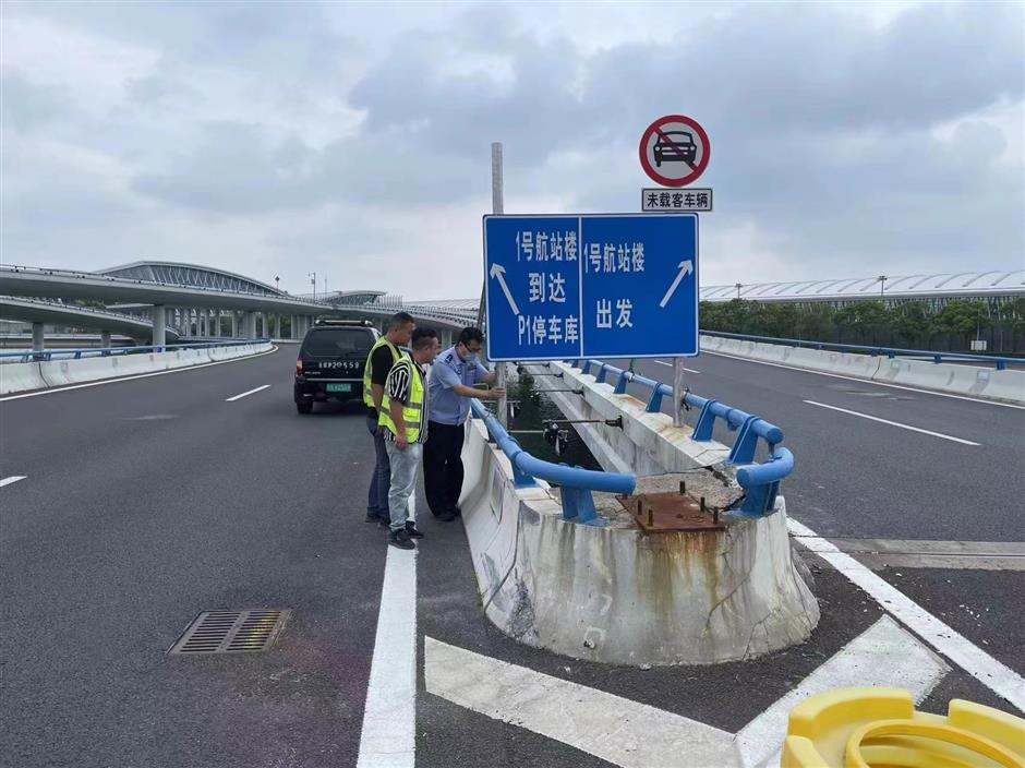 strong winds, lightning expected as typhoon approaches