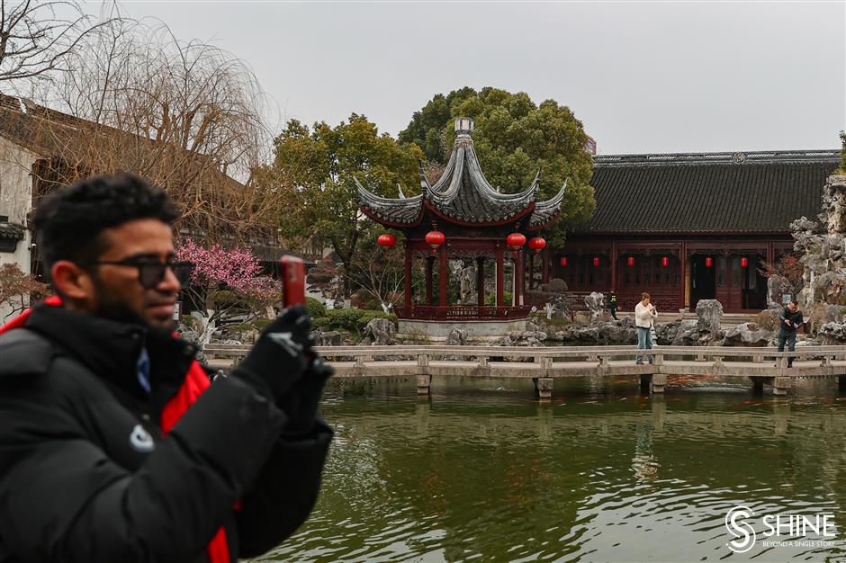 spring festivities flourish on shanghai's streets