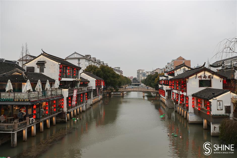 spring festivities flourish on shanghai's streets