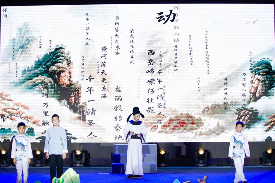 students from shanghai and taiwan enjoy chinese poetry