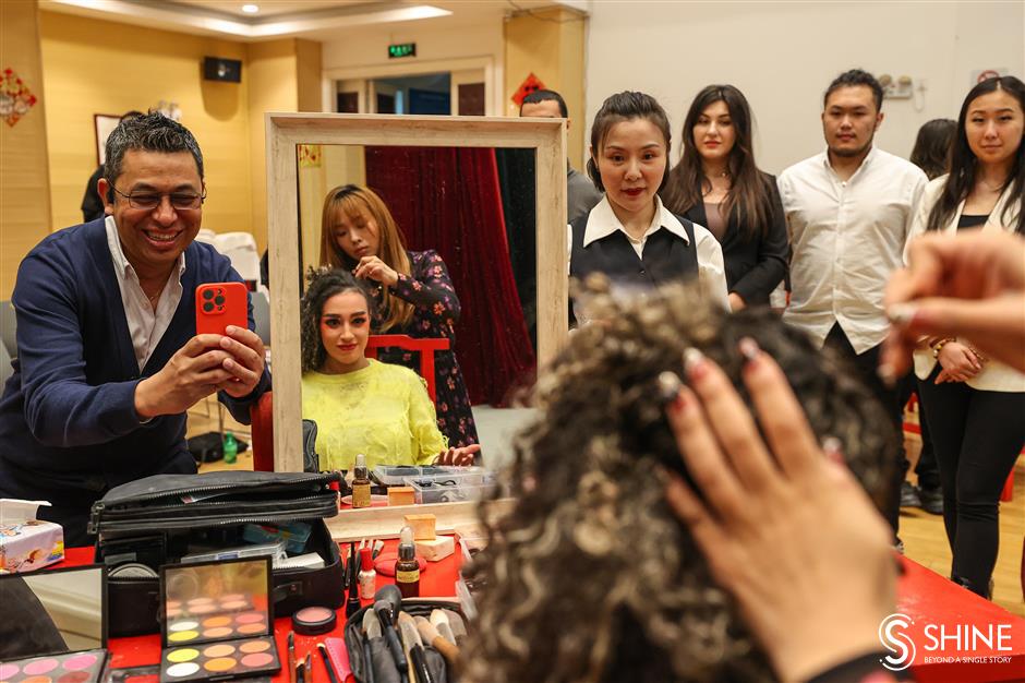 yueju opera comes to life for shanghai expats in city news service workshop