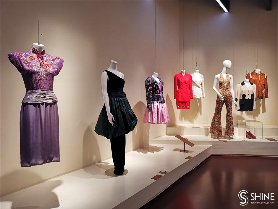 silk museum showcases fashion through the ages