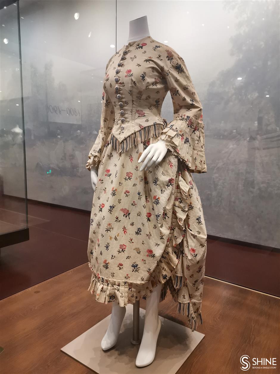 silk museum showcases fashion through the ages