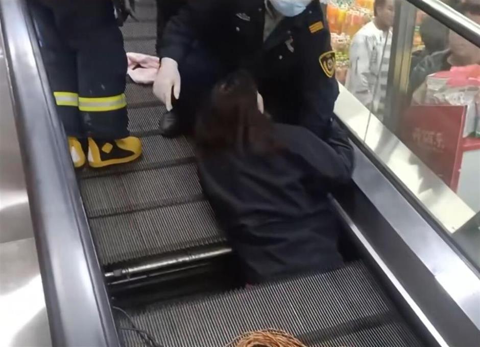 woman seriously hurt in supermarket escalator incident