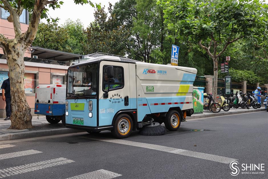 sanitation workers under good care to deal with the heat