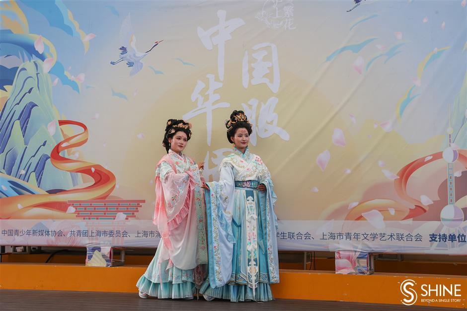 expats show their love of traditional chinese culture