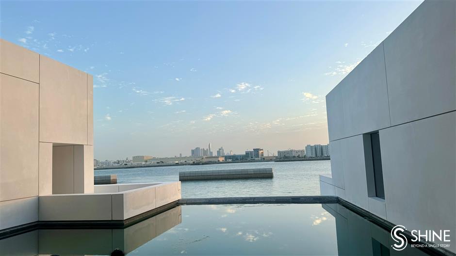 golden epiphanies: abu  dhabi's aesthetic landscape