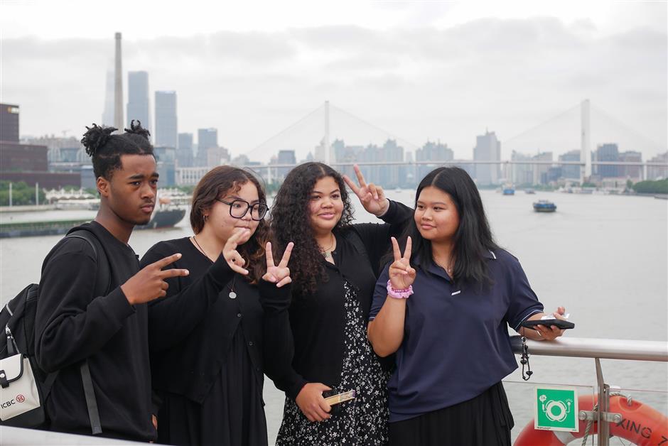 american students tour campuses and city