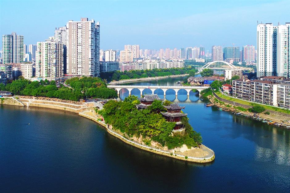 escape the heat of city in scenic hengyang