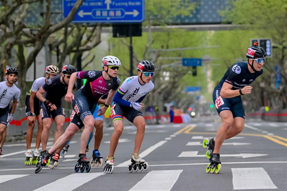 sporting enthusiasts get their skates on