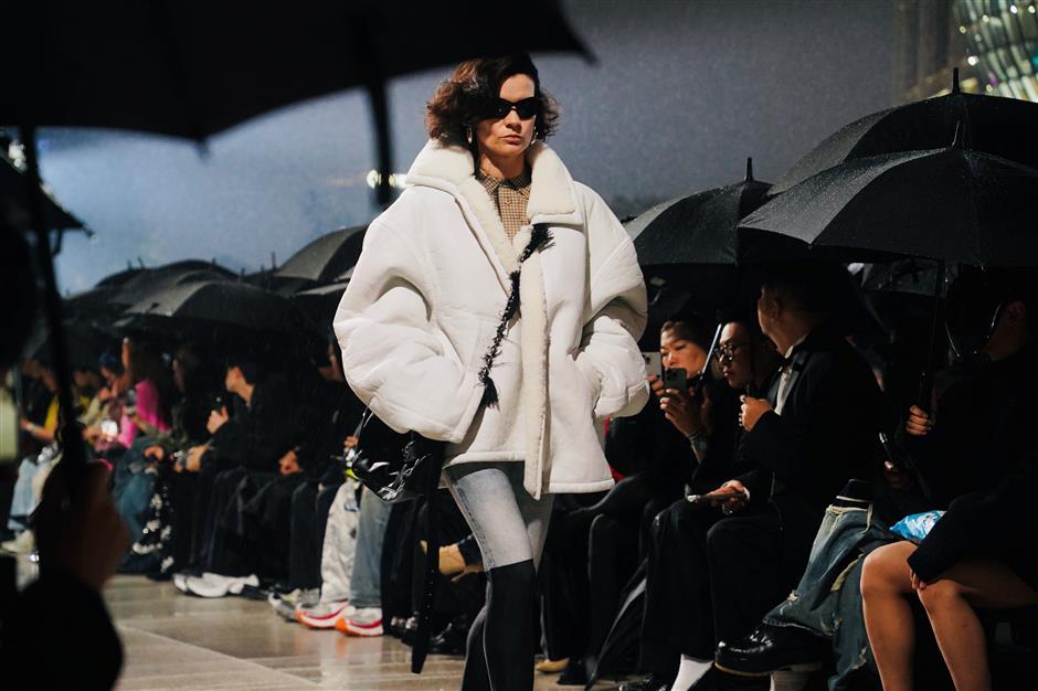 balenciaga & shanghai ascendant: the 25 spring collection launch