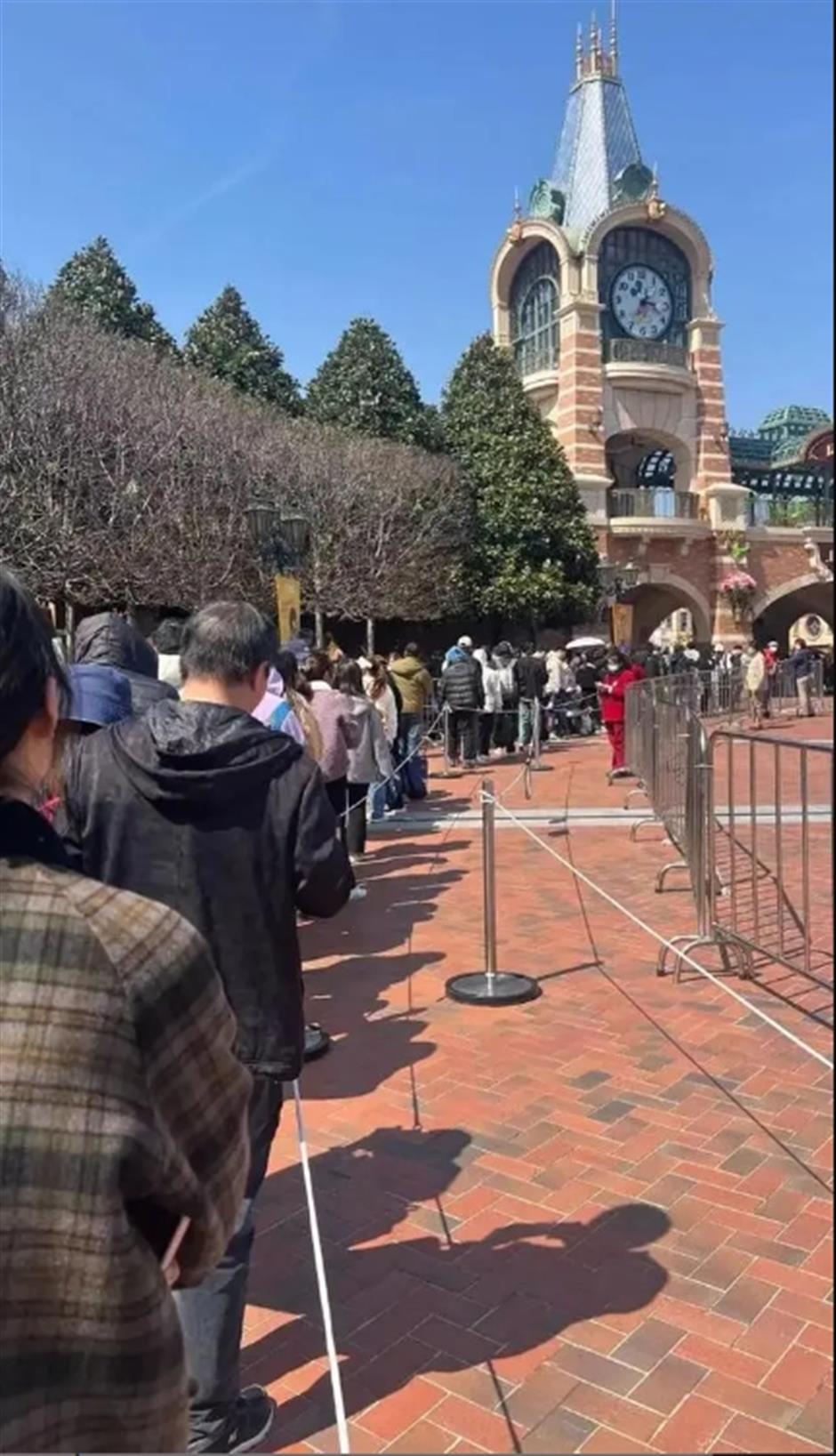 disneyland shoppers in a frenzy over exclusive backpacks