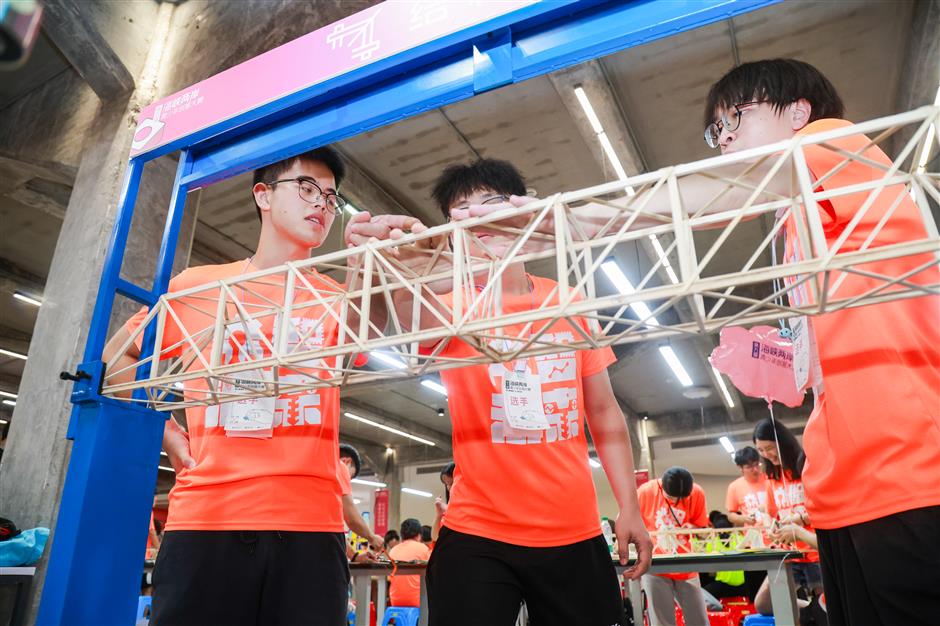 students showcase innovation at cross-strait competition