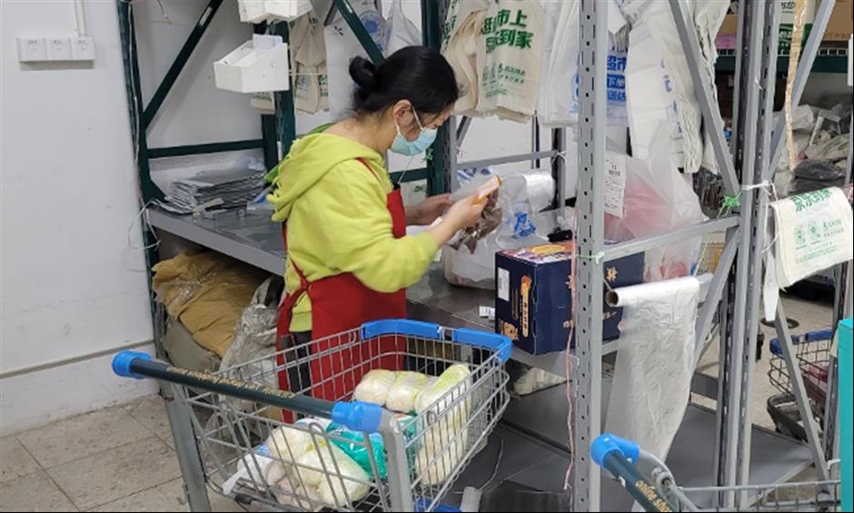 online grocery sites going extra miles to fulfill orders amid pandemic