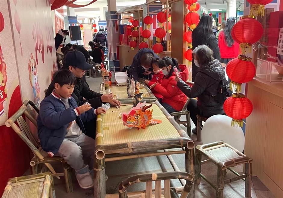 great world celebrates lunar new year with traditional customs