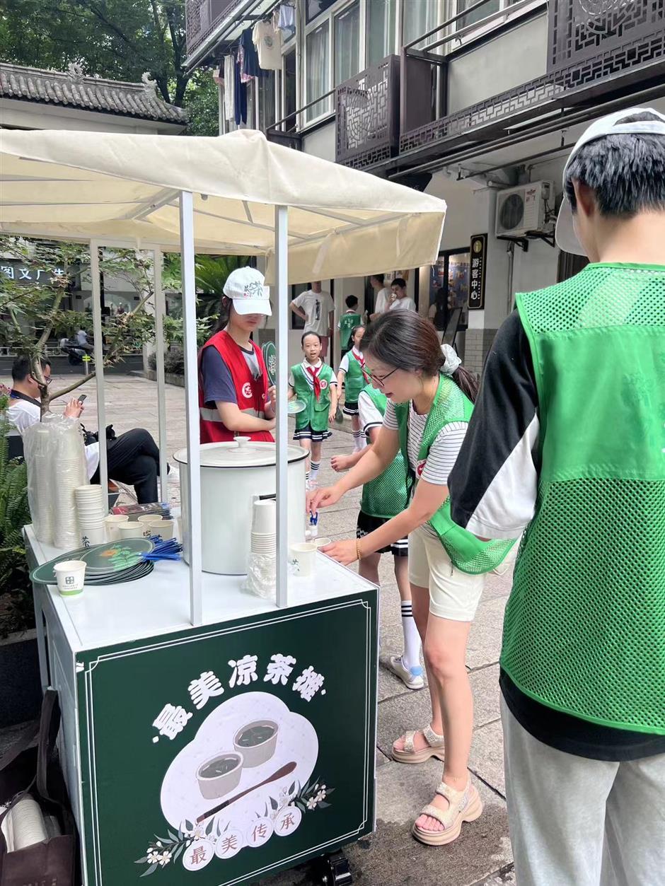 students brew new life into seniors' tea stalls