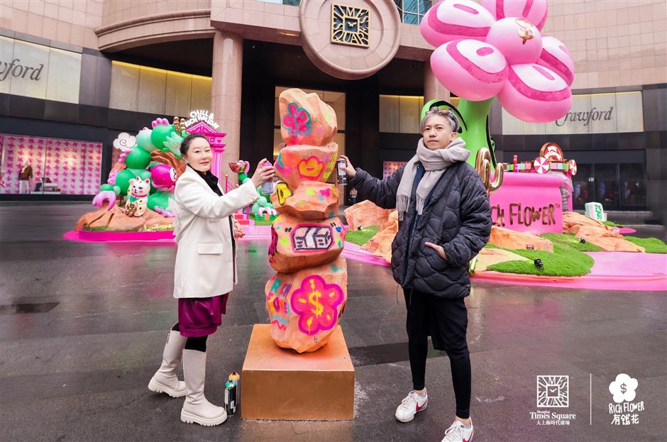 exhibition by graffiti and pop artist li yuyu opens at shanghai times square