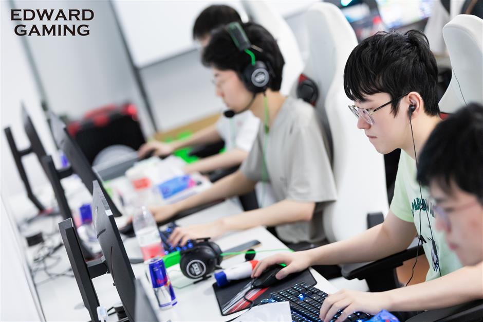 asia's top two esports nations compete and intermingle