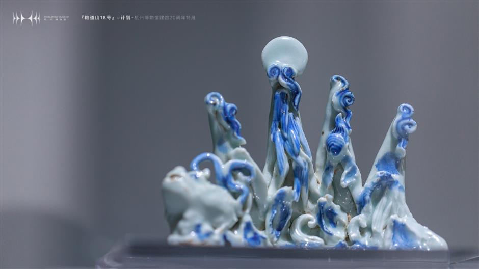 yuan dynasty-inspired fridge magnets attract hundreds to hangzhou museum