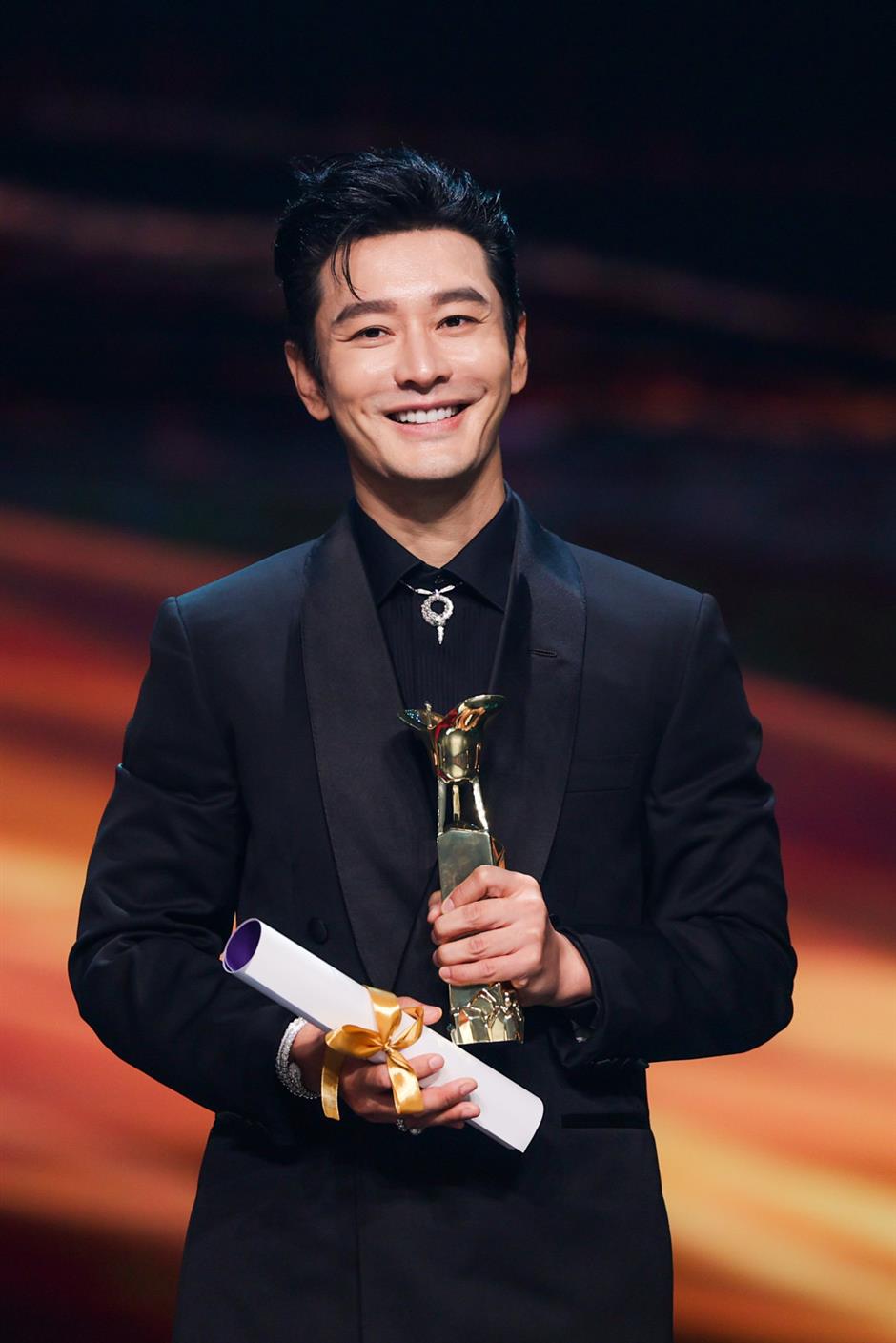 kazakhstan 'the divorce' wins the best feature film award at siff, huang xiaoming named best actor