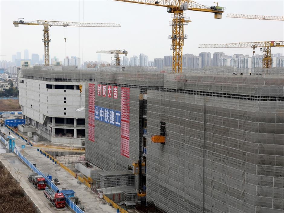 roof beam marks milestone in jiuxing renewal