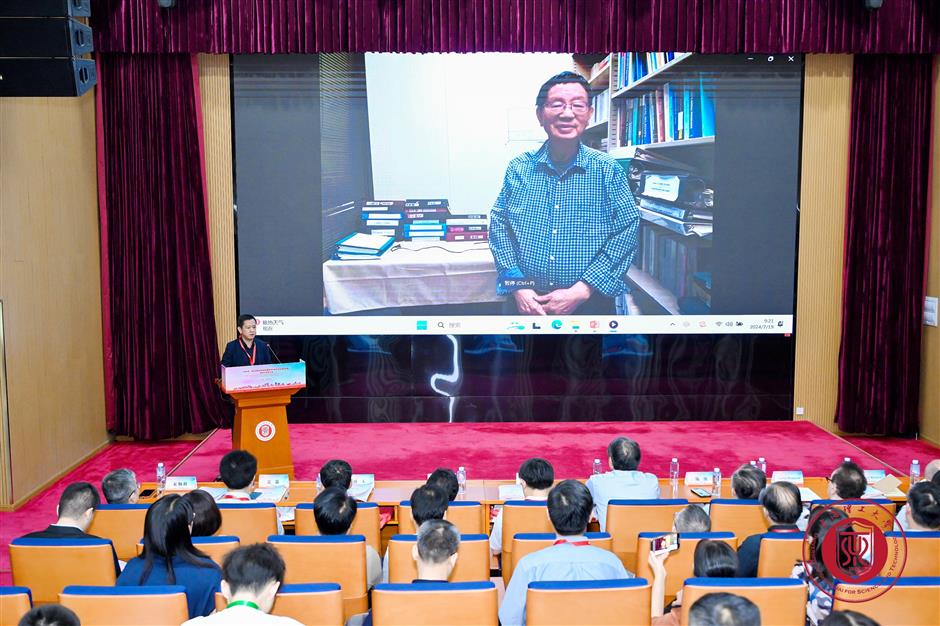 scholars mourn decease of chinese-american philosophy professor