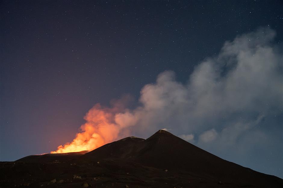 etna eruption forces closure of sicily's catania airport