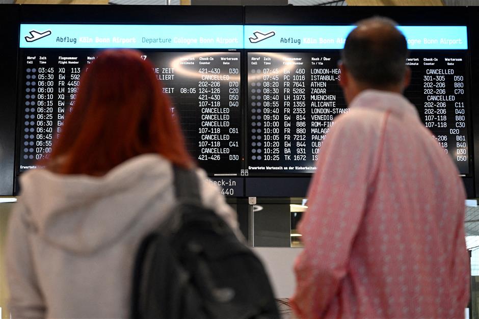 climate activists paralyze air traffic at german airport