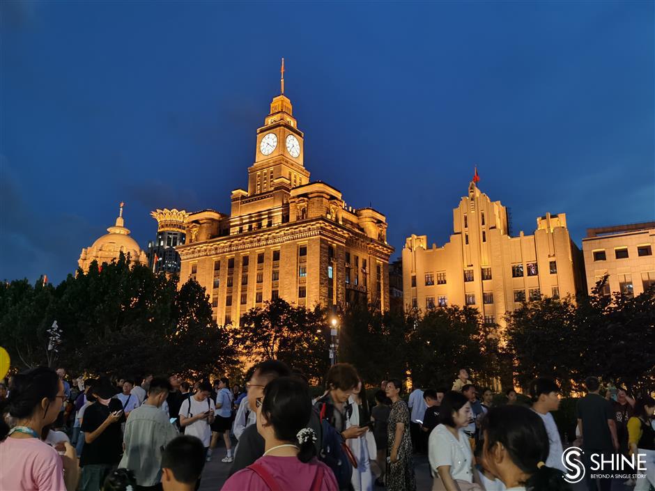 beautiful bund! shanghai dazzles as the night lights come on