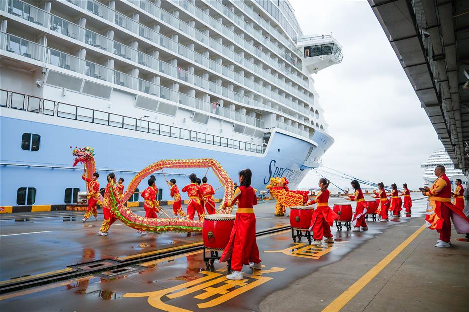 foreign tourists welcomed at international cruise terminal