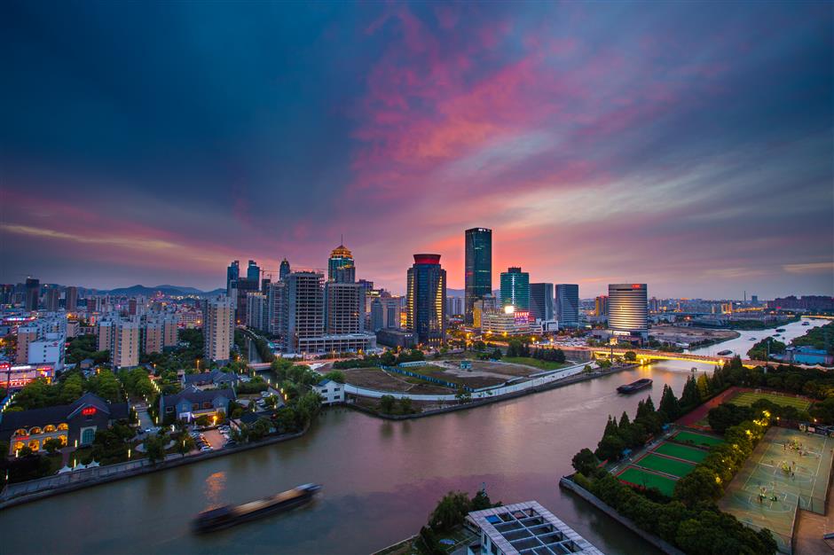 shanghai and suzhou strengthen cooperation