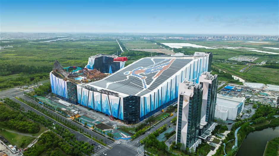 prices announced for the world's largest indoor ski resort in shanghai