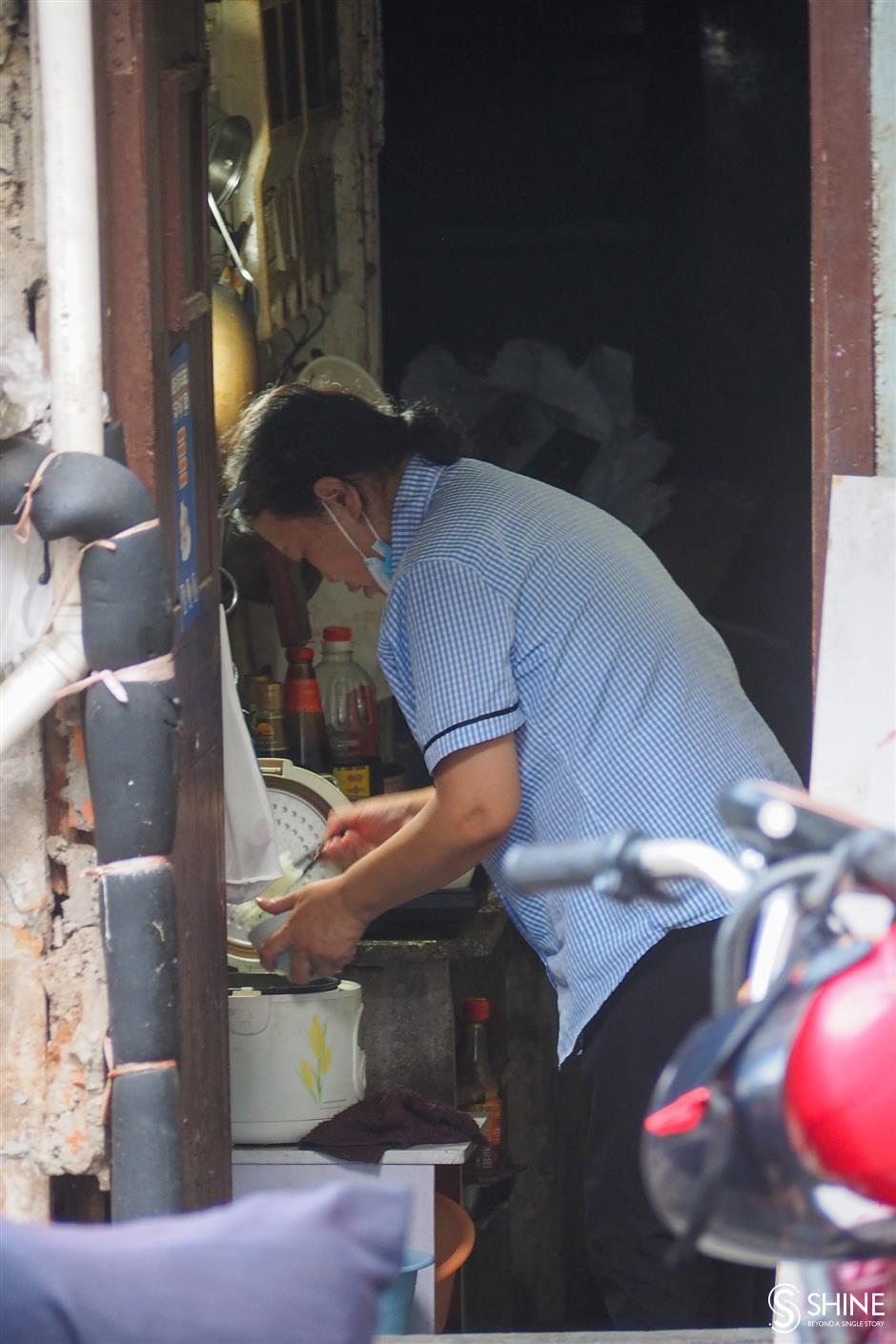 last two dilapidated lane houses in downtown shanghai to be renovated