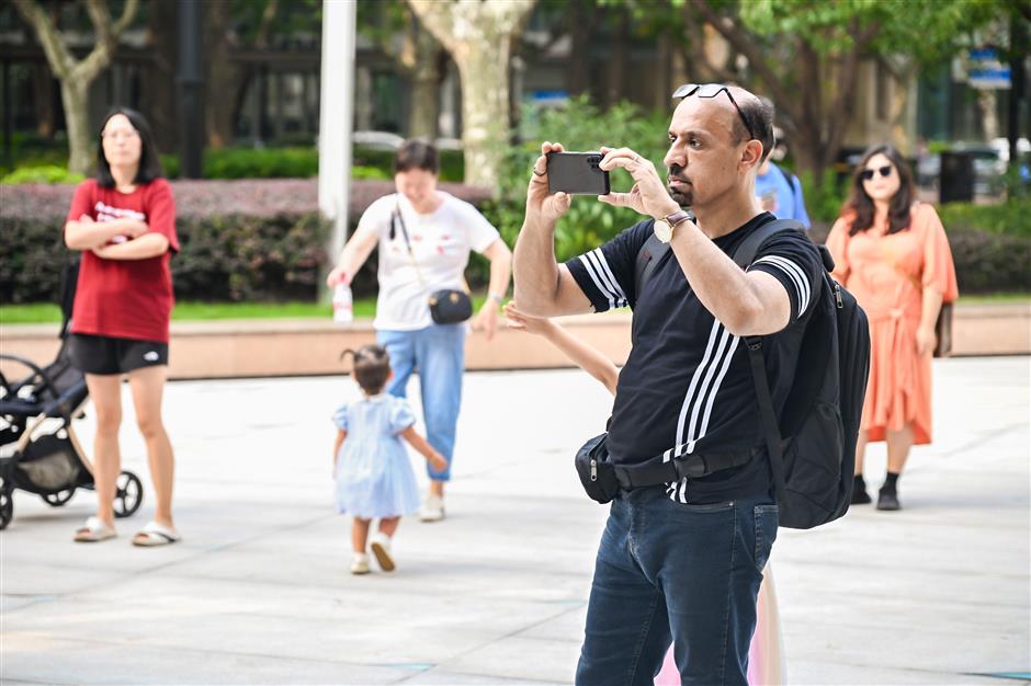 tourism industry shines a bright light on shanghai's growth and internationalization