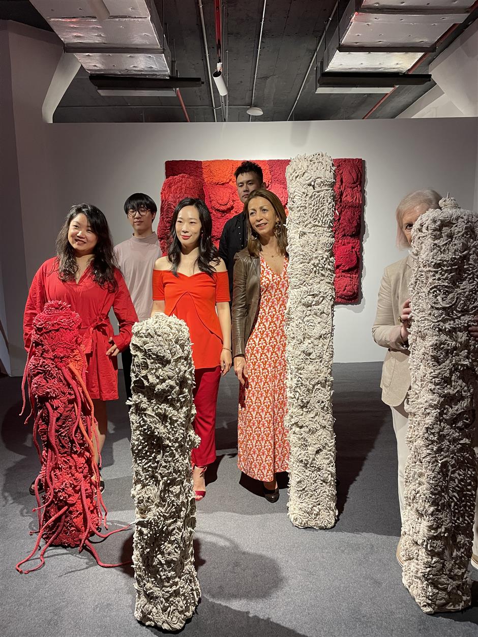 gallerist aids deeper appreciation of chinese contemporary art