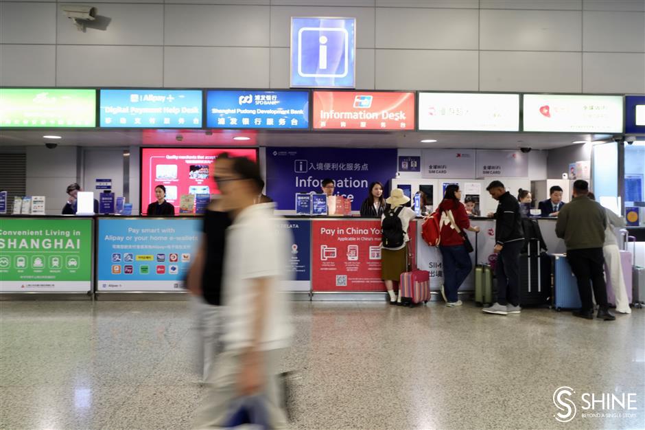 airports prepare for the holiday rush and add helpful services for overseas travelers