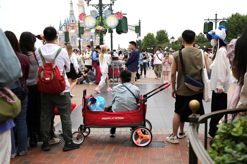 shanghai disney resort bans wagons and carts