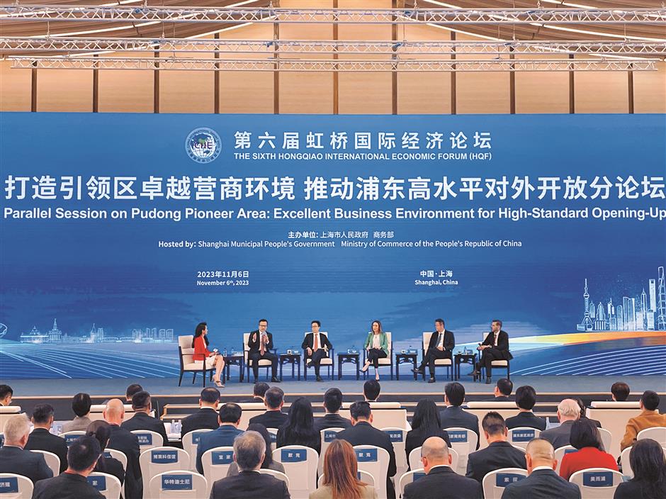 great biz environment makes pudong the best 'long-distance run' partner