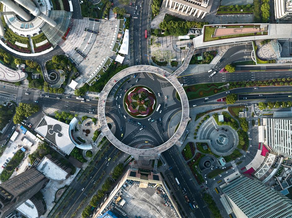 shanghai's skywalks take 'crossing the street' to new levels