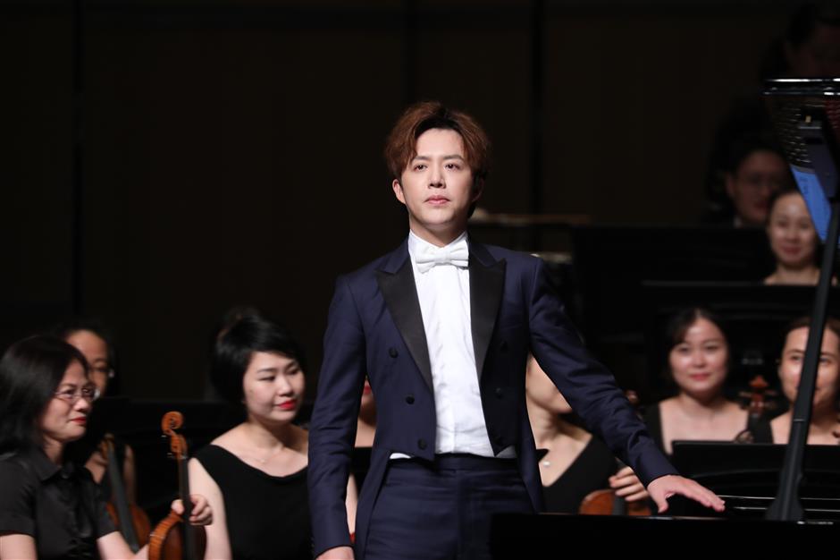 'prince of piano' li yundi detained for soliciting