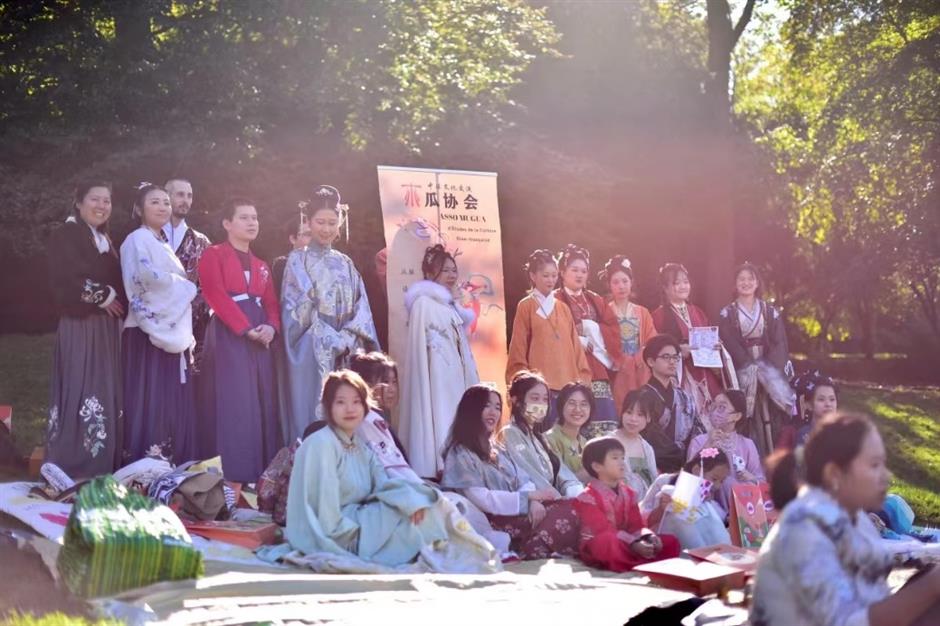 chinese elegance: hanfu associations flourishing in paris